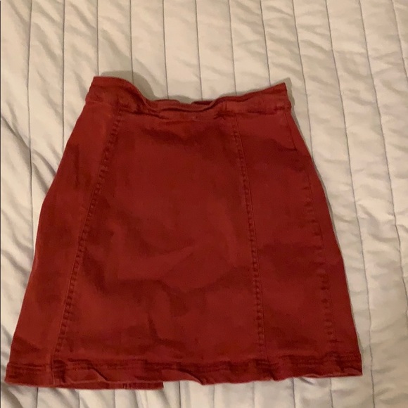 deep rust colored button down skirt - Picture 2 of 2